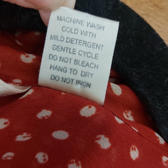 Passport High-Low Button Down Polka Dot Top - Picture 8 of 8